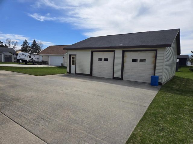 2020 HERMAN ROAD, Manitowoc, WI 54220
