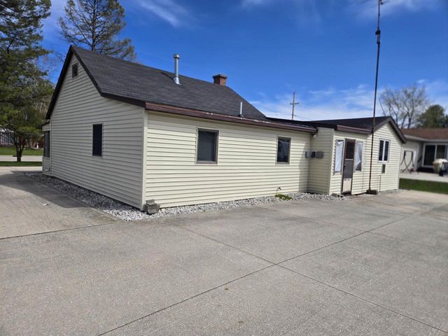2020 HERMAN ROAD, Manitowoc, WI 54220