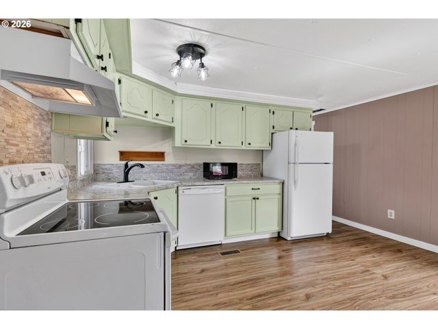 205 S 54TH St 80, Springfield, OR 97478