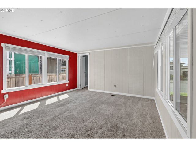 205 S 54TH St 80, Springfield, OR 97478