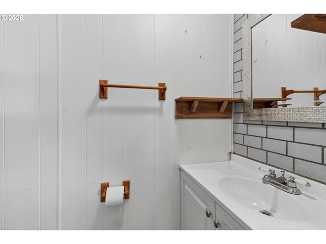 205 S 54TH St 80, Springfield, OR 97478