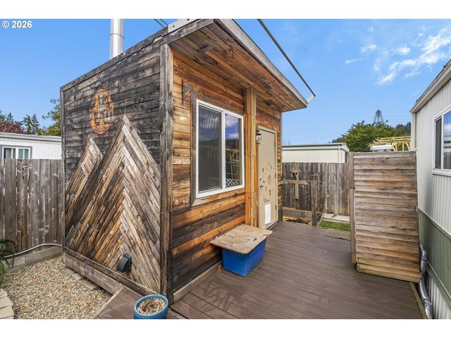 205 S 54TH St 80, Springfield, OR 97478