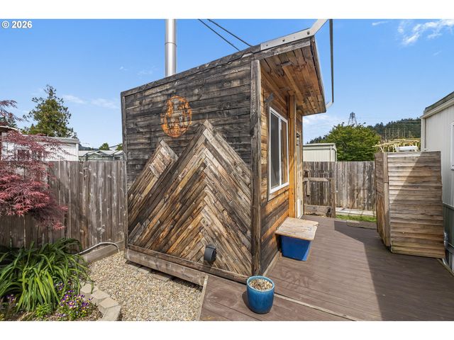 205 S 54TH St 80, Springfield, OR 97478