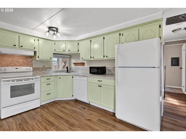205 S 54TH St 80, Springfield, OR 97478