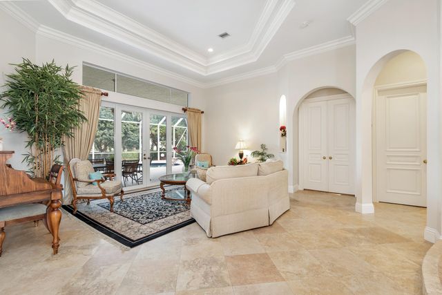 594 N Country Club Drive, Atlantis, FL 33462