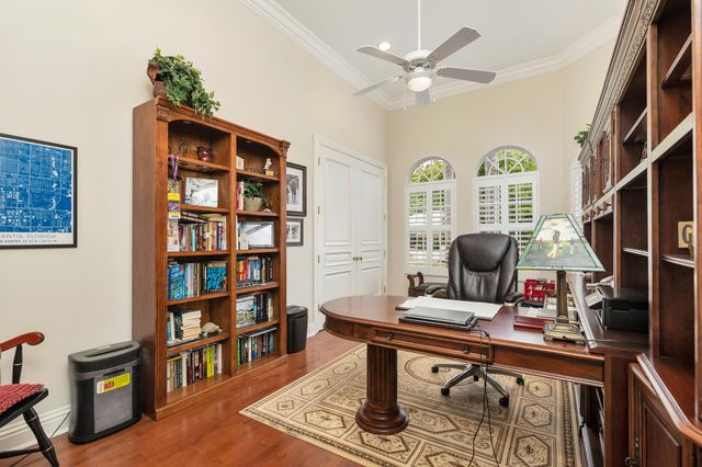 594 N Country Club Drive, Atlantis, FL 33462