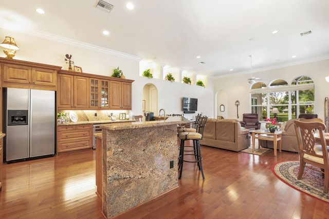 594 N Country Club Drive, Atlantis, FL 33462