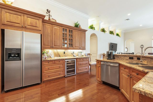 594 N Country Club Drive, Atlantis, FL 33462
