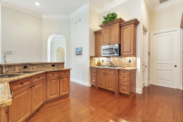 594 N Country Club Drive, Atlantis, FL 33462