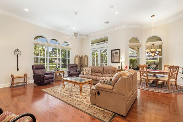 594 N Country Club Drive, Atlantis, FL 33462