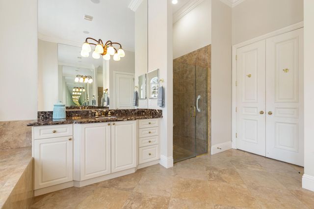 594 N Country Club Drive, Atlantis, FL 33462
