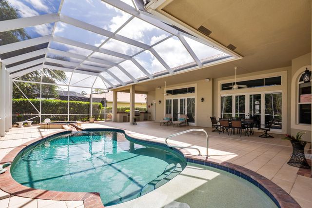 594 N Country Club Drive, Atlantis, FL 33462