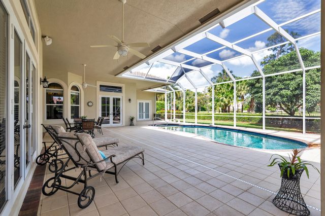 594 N Country Club Drive, Atlantis, FL 33462