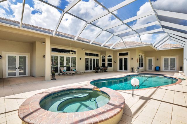 594 N Country Club Drive, Atlantis, FL 33462