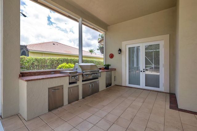 594 N Country Club Drive, Atlantis, FL 33462