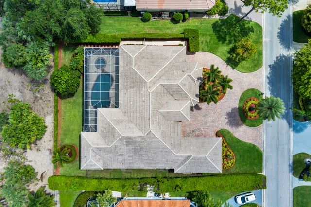 594 N Country Club Drive, Atlantis, FL 33462