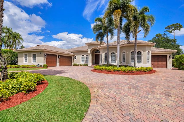 594 N Country Club Drive, Atlantis, FL 33462