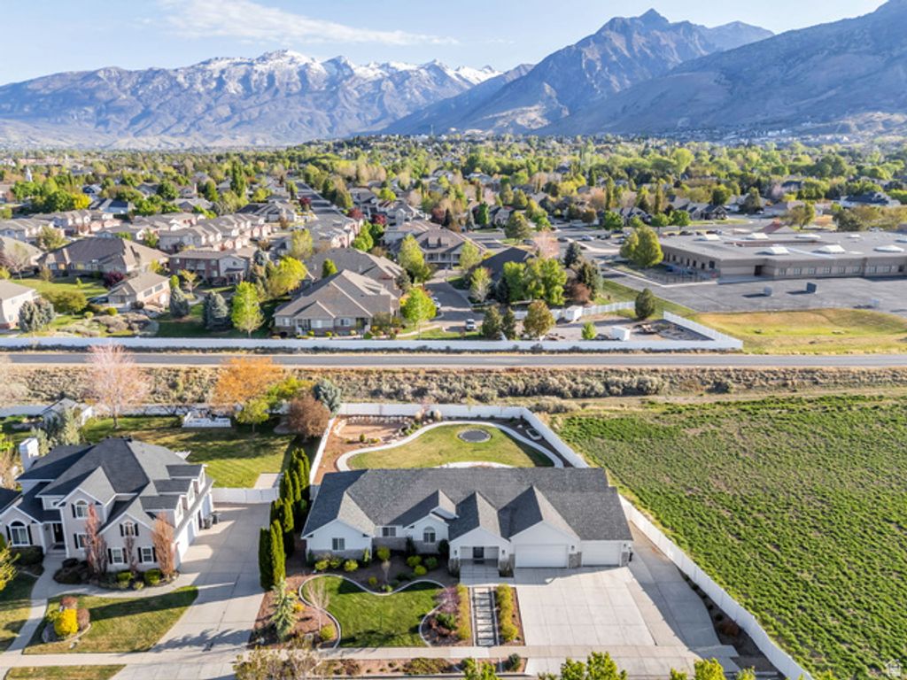 Image 2 of property listing at 1275 E MURDOCK DR, American Fork, UT 84003