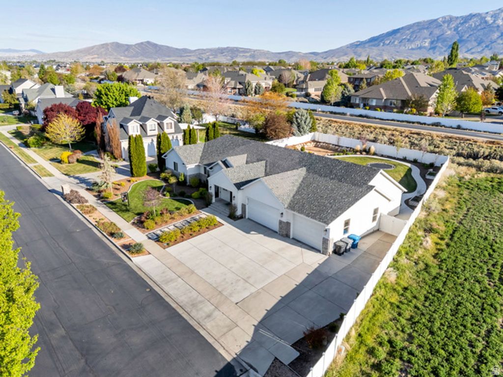 Image 4 of property listing at 1275 E MURDOCK DR, American Fork, UT 84003