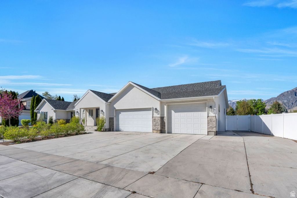 Image 9 of property listing at 1275 E MURDOCK DR, American Fork, UT 84003