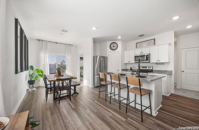 8412 Falcon Meadow, Converse, TX 78109