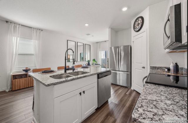 8412 Falcon Meadow, Converse, TX 78109