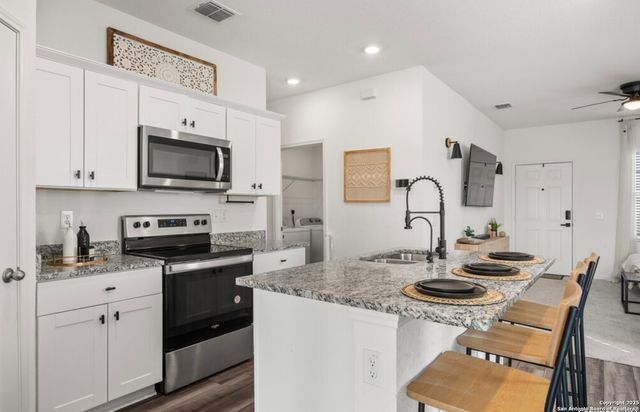 8412 Falcon Meadow, Converse, TX 78109