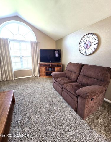 10862 OLD BARN ROAD, Holts Summit, MO 65043