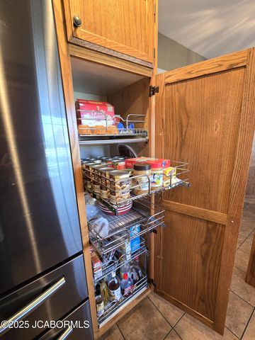 10862 OLD BARN ROAD, Holts Summit, MO 65043