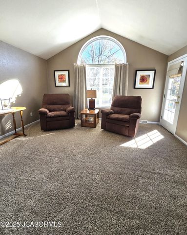 10862 OLD BARN ROAD, Holts Summit, MO 65043