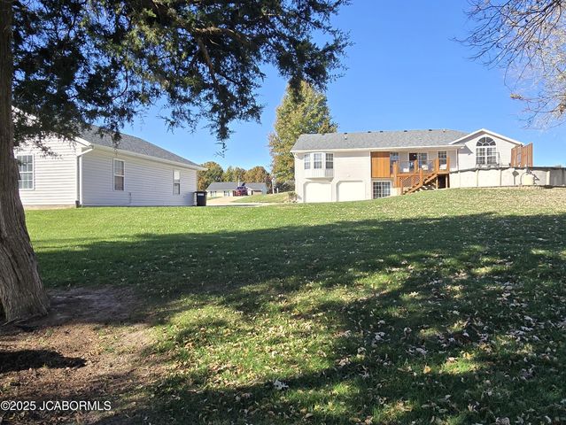 10862 OLD BARN ROAD, Holts Summit, MO 65043