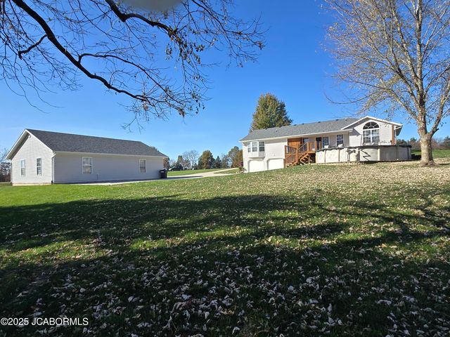 10862 OLD BARN ROAD, Holts Summit, MO 65043