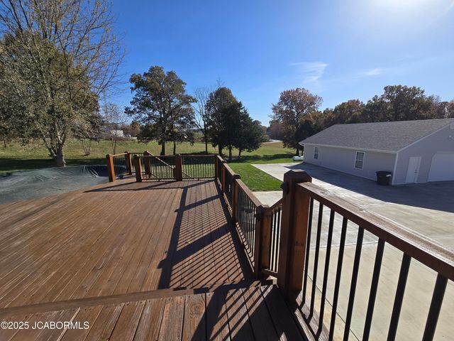 10862 OLD BARN ROAD, Holts Summit, MO 65043