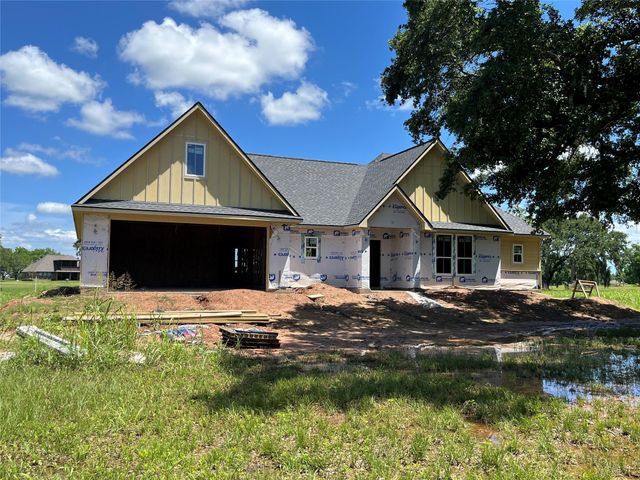 268 Horse Shoe Trail, Angleton, TX 77515