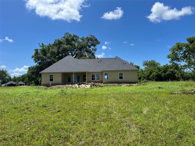 268 Horse Shoe Trail, Angleton, TX 77515