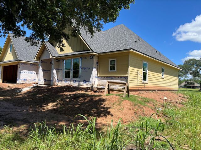 268 Horse Shoe Trail, Angleton, TX 77515