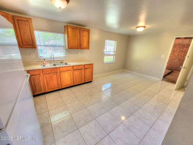 10881 KEY CORAL Drive, Jacksonville, FL 32218