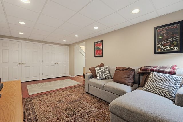 28 Heritage Path, Millis, MA 02054