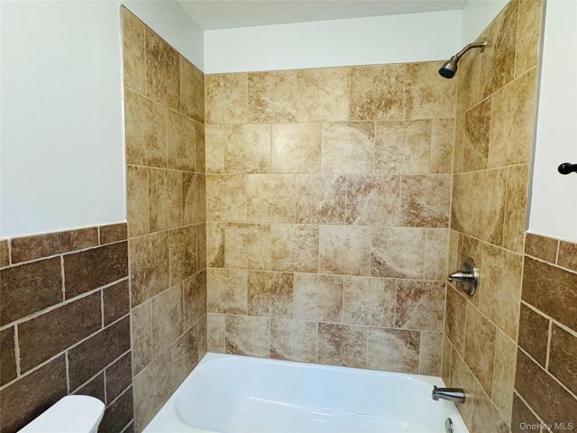 1 Ruth Court, Middletown, NY 10940