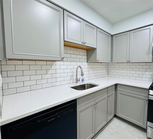 1 Ruth Court, Middletown, NY 10940