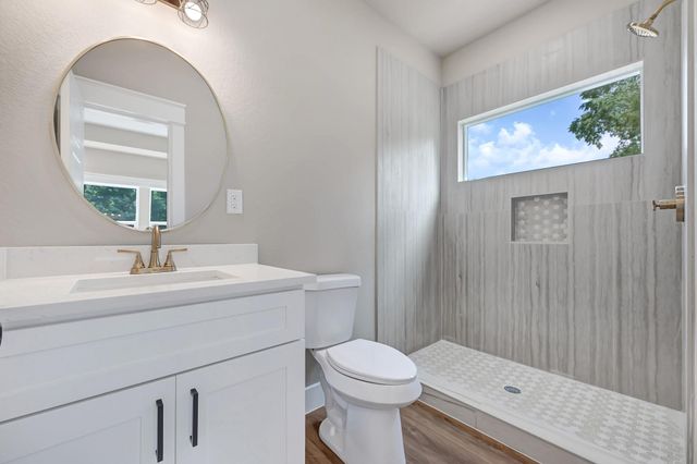 206 S 4th St Street, Conroe, TX 77301