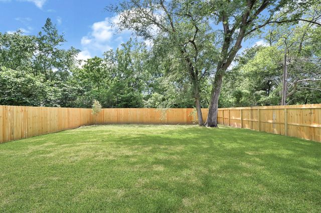 206 S 4th St Street, Conroe, TX 77301