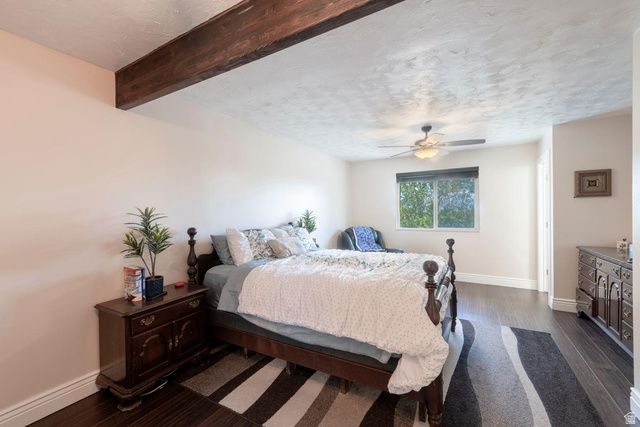 10032 S BLOSSOM DR, Sandy, UT 84092