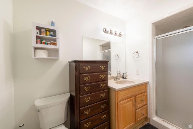 10032 S BLOSSOM DR, Sandy, UT 84092