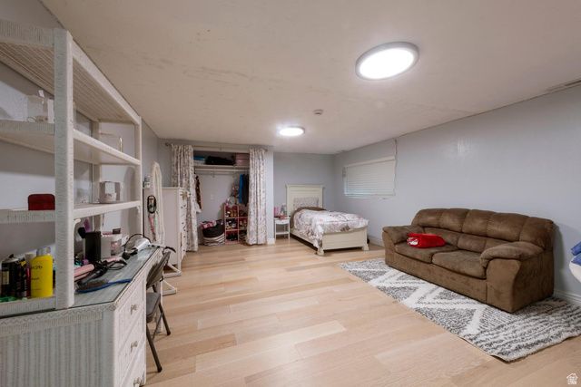 10032 S BLOSSOM DR, Sandy, UT 84092