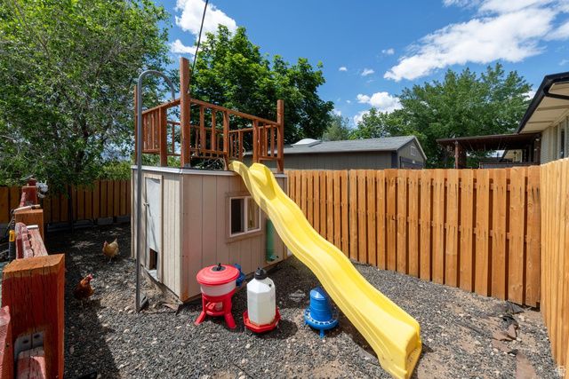 10032 S BLOSSOM DR, Sandy, UT 84092
