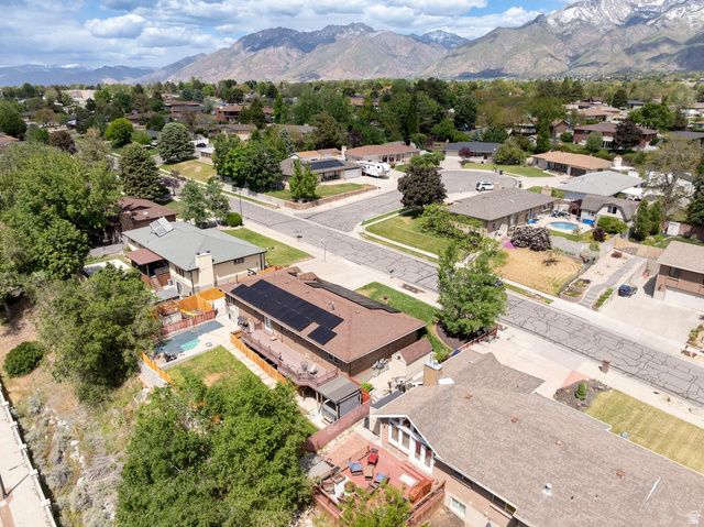 10032 S BLOSSOM DR, Sandy, UT 84092