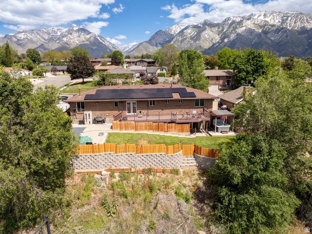 10032 S BLOSSOM DR, Sandy, UT 84092