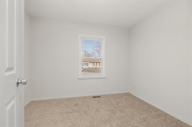 16305 E 16th Street S, Independence, MO 64050