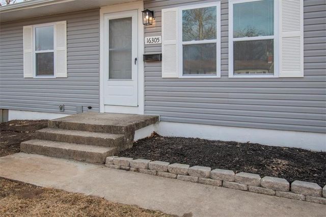 16305 E 16th Street S, Independence, MO 64050